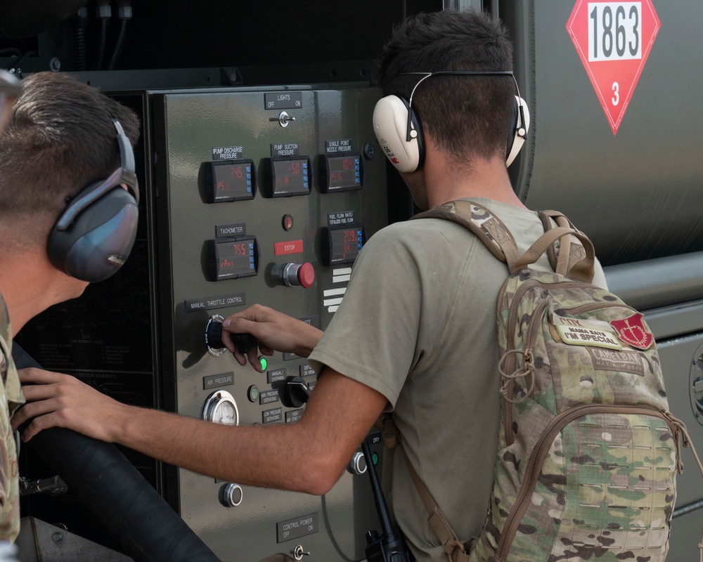 Cope North bilateral hot-pit refueling