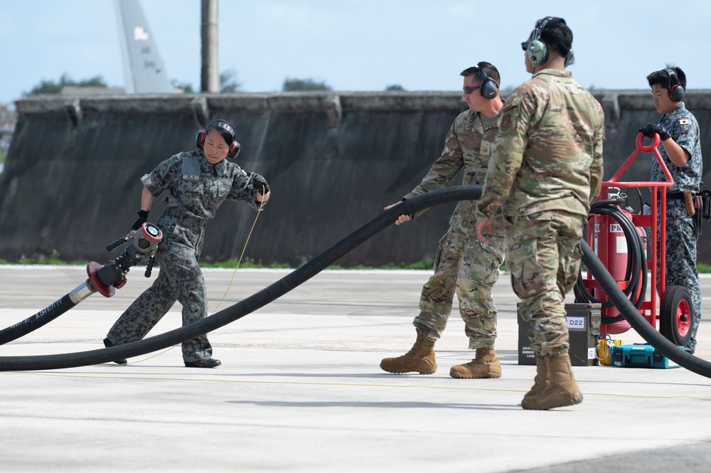 Cope North bilateral hot-pit refueling