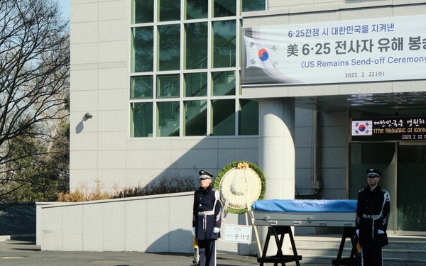 ROK Transfers Remains to U.S. for Identification