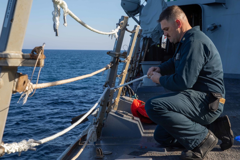 USS Nitze (DDG 94) Daily Operations