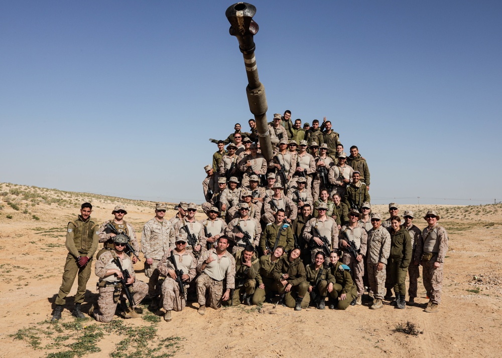 U.S. Marines with 3rd ANGLICO Visit a Mobile Artillery Pause During Intrepid Maven 23.2