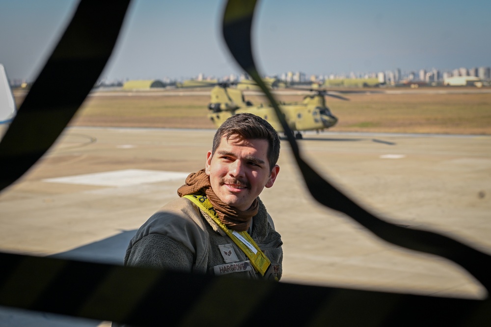 Incirlik Port Dawgs offload Medical Shelters for Humanitarian Relief Aid