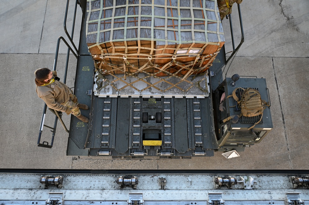 Incirlik Port Dawgs offload Medical Shelters for Humanitarian Relief Aid