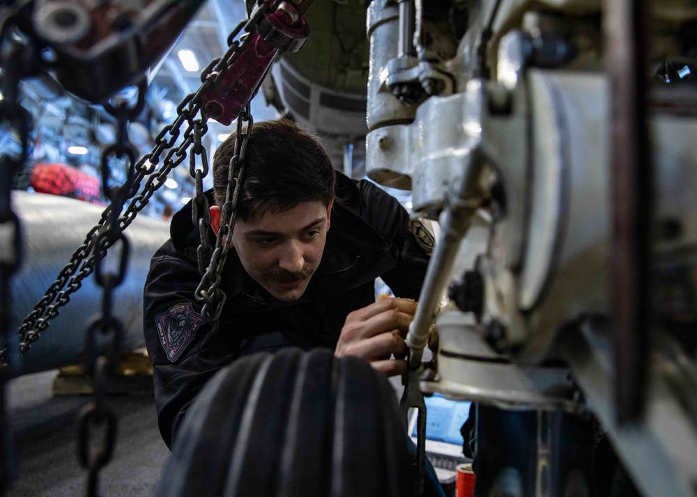 Daily Operations Onboard USS George H.W. Bush (CVN 77)
