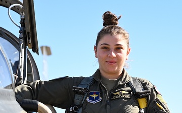 Laughlin graduates first female Lebanese fighter pilot