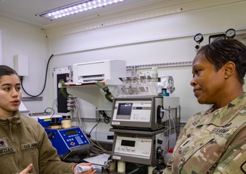 Quartermaster School CSM Scott visits Fort Riley