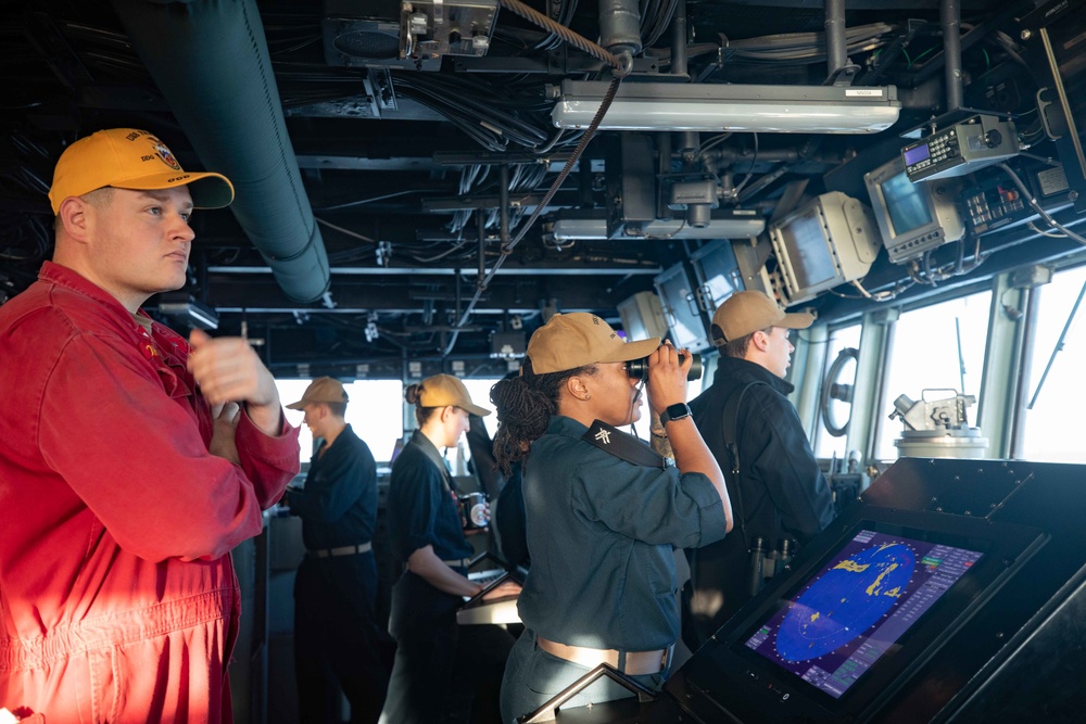 USS Farragut Arrives in Guantanamo Bay, Cuba