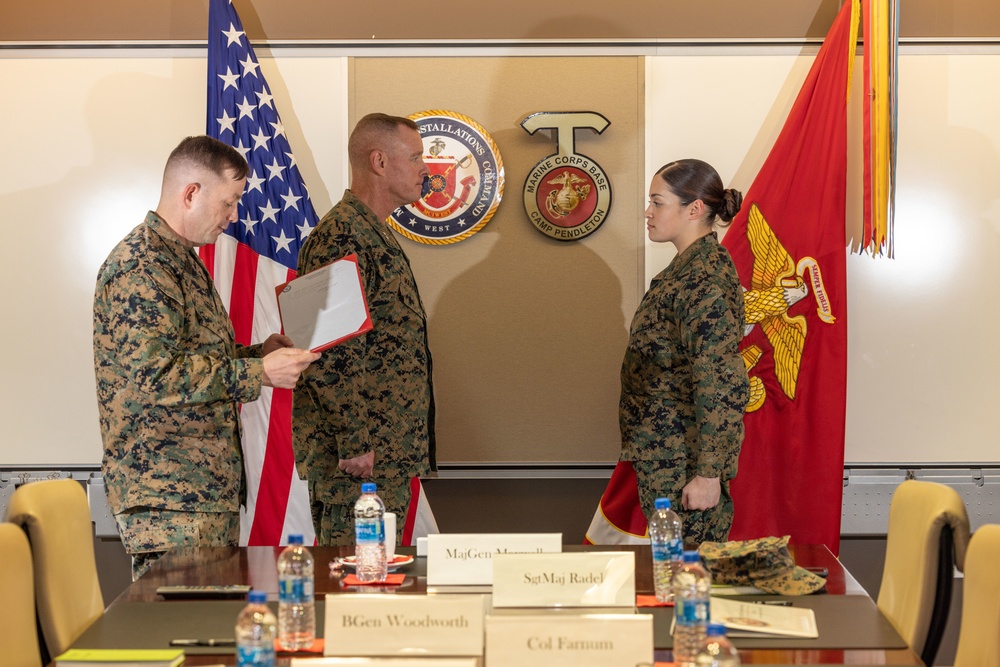 Marine gets awarded the Navy and Marine Corps Achievement Medal