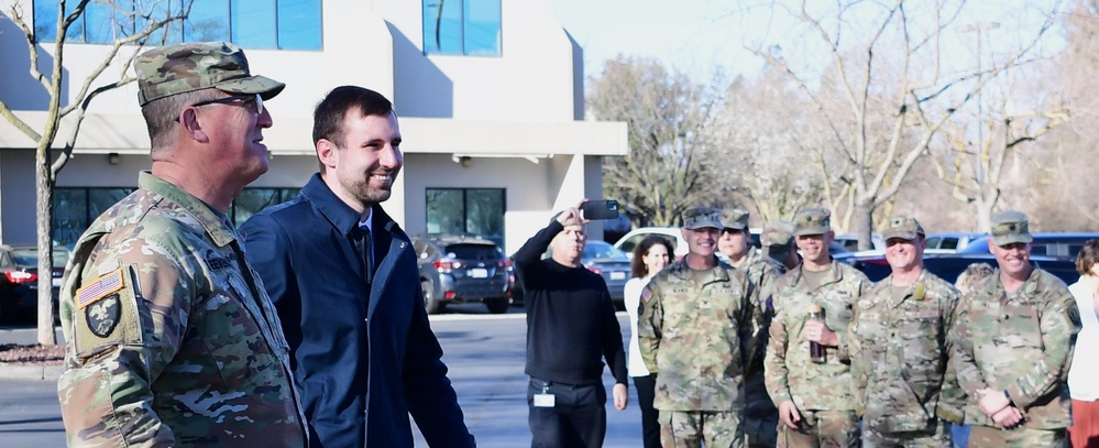 US and Ukraine flags fly in Solidarity