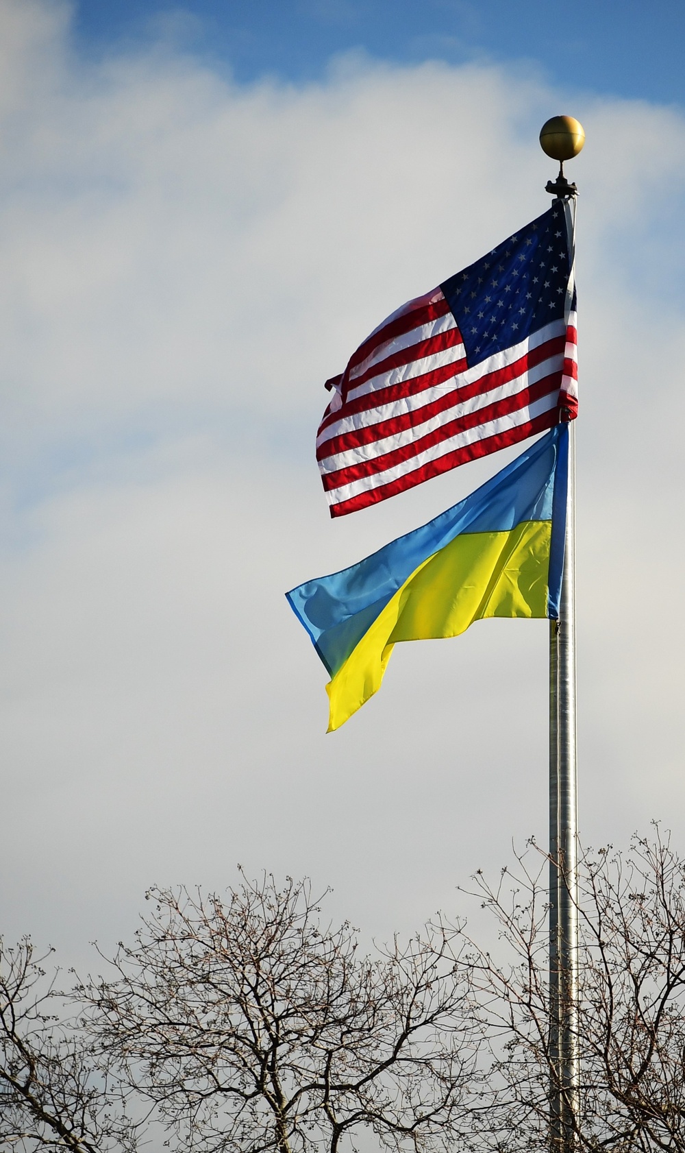 US and Ukraine flags fly in Solidarity