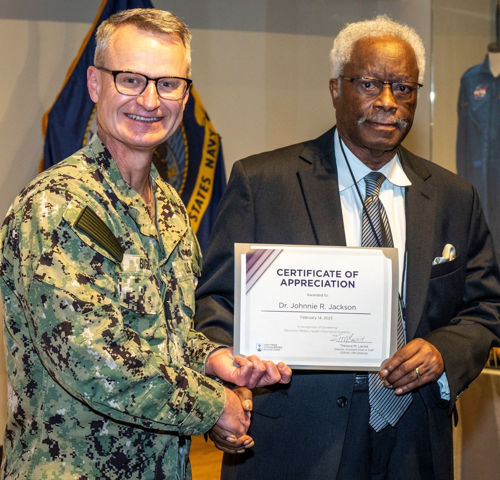 WRNMMC Recognizes Navy’s Civilian Pharmacist of the Year, Electronic Medical Records Innovator