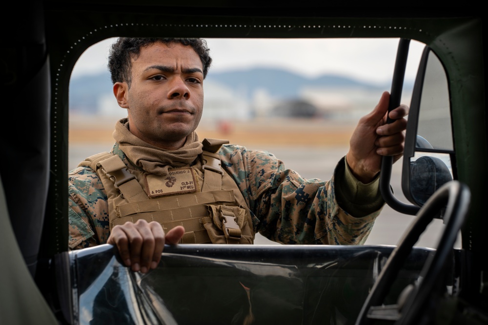 31st MEU Helos Conduct Heavy Lift Training