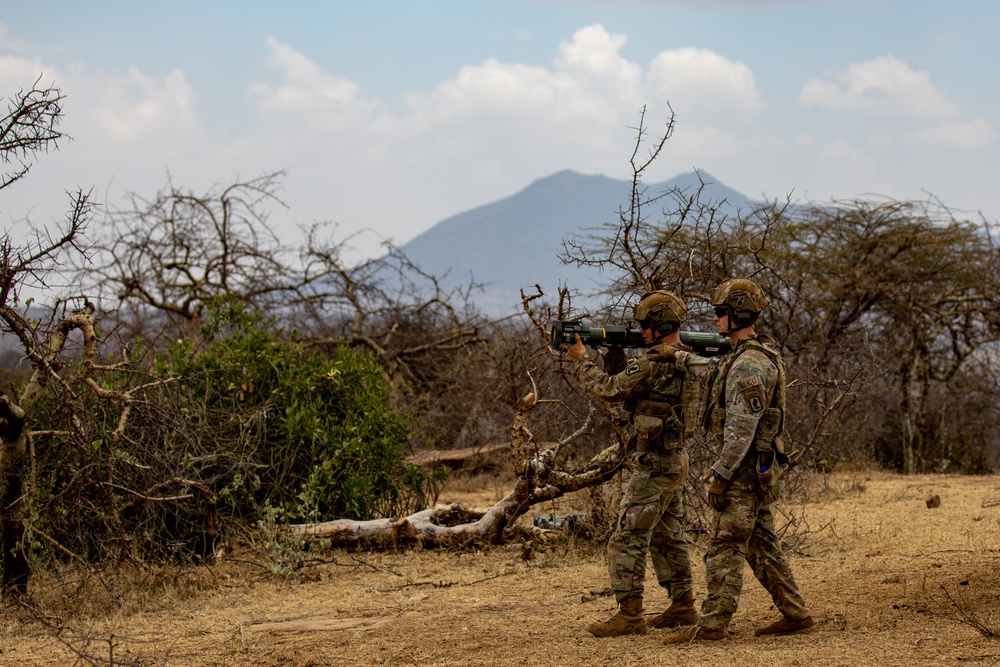 Paratroopers fire AT4 during JA23