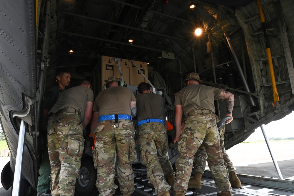 Joint Force crews work together during Cope North