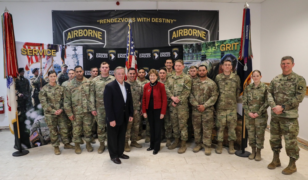 U.S. Senators Visit 101st Airborne Division (Air Assault)