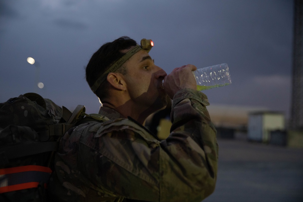 Soldiers continue Air Assault School in Kuwait