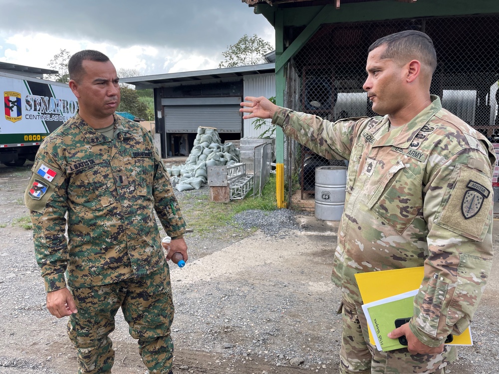 Army Advisors in Panama