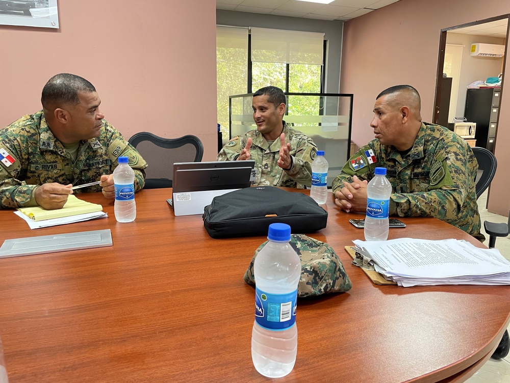 Army Advisors in Panama