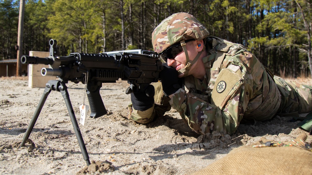 1-314th Inf Reg conducts a M249 qualification range for 325th Transportation Company