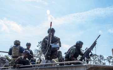 AFRICOM Students Train on the Pearl River