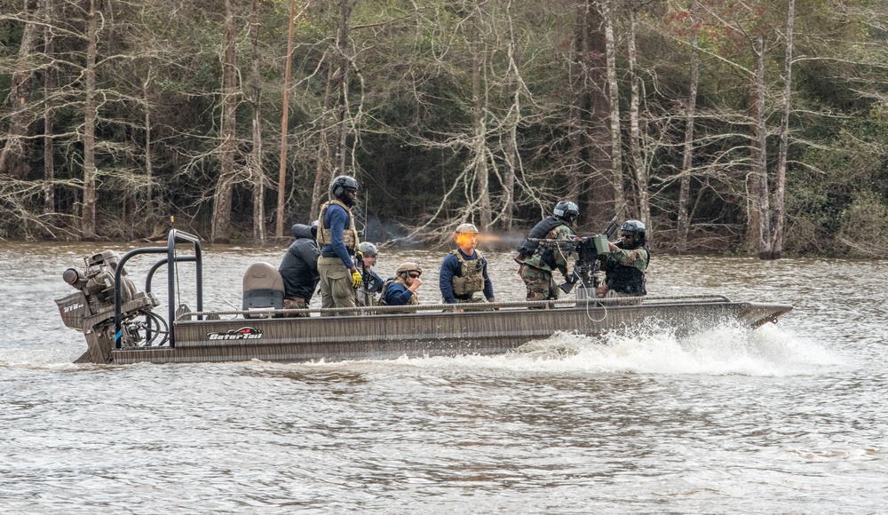 AFRICOM Students Train on the Pearl River