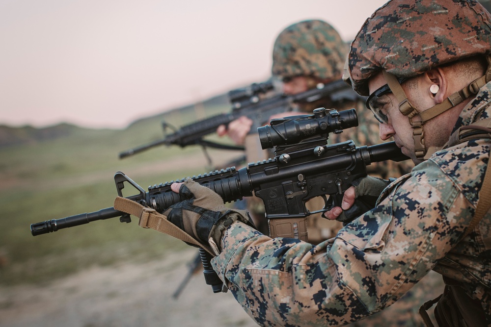 15th MEU Refines Skills with Rifle and Pistol