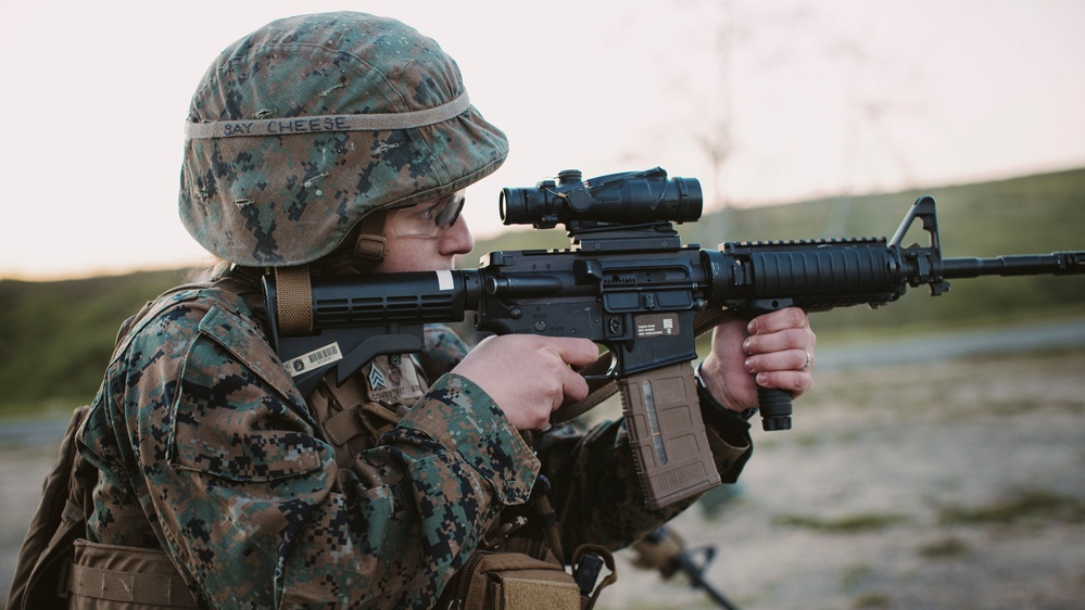 15th MEU Refines Skills with Rifle and Pistol