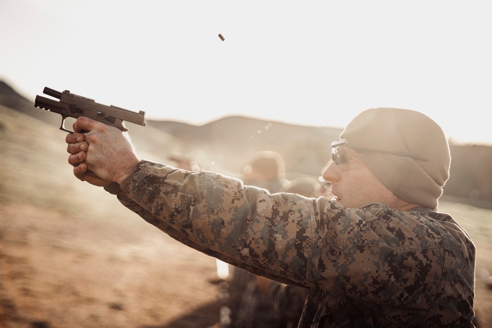 15th MEU Refines Skills with Rifle and Pistol