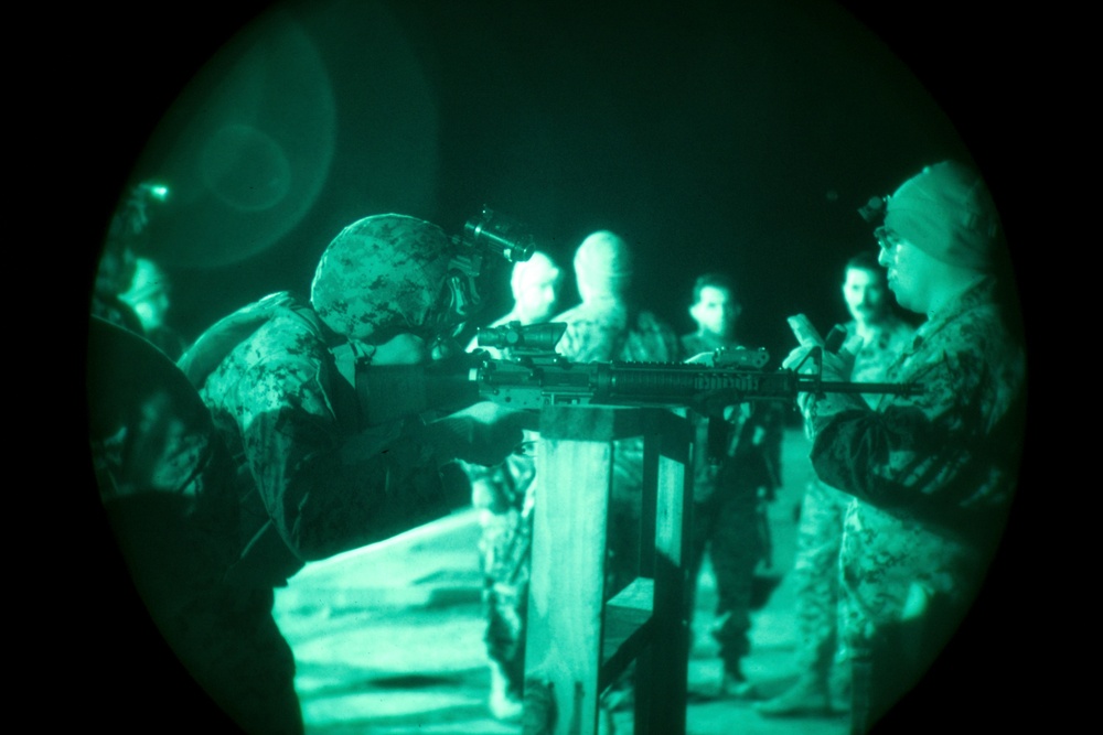 15th MEU Refines Skills with Rifle and Pistol