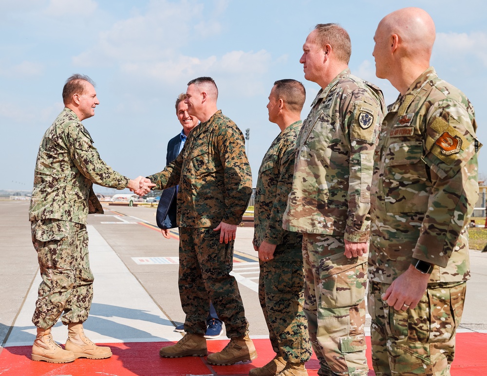 Admiral Stuart B. Munsch Visits Task Force 61/2 in Türkiye