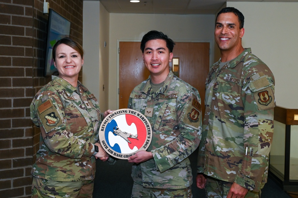 ABG present quarterly awards