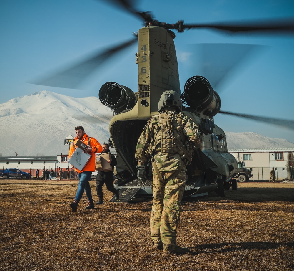 Task Force 61/2 Delivers Humanitarian Aid to Elbistan, Türkiye