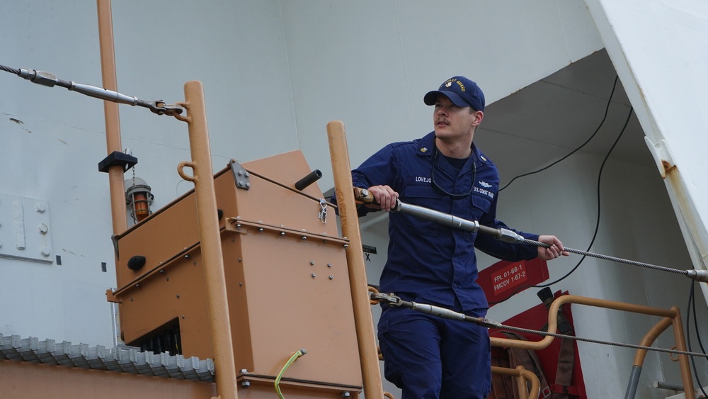 USCGC Dependable returns home after a 50-day patrol in the Florida Straits and Windward Pass