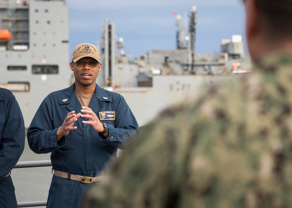 CNP Visits USS Gettysburg (CG 64) in Norfolk