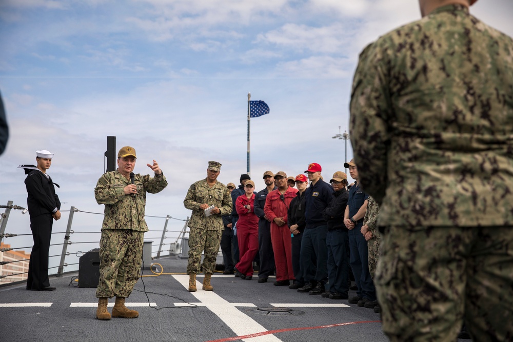 CNP Visits USS Stout (DDG 55) in Norfolk