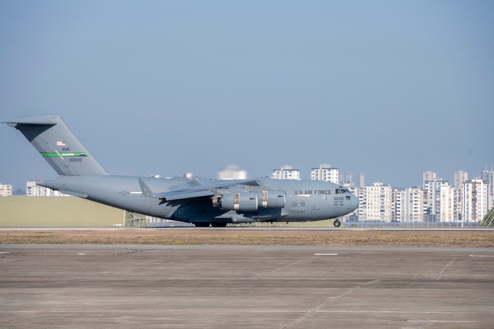 Field Hospital Supplies arrive at Incirlik AB