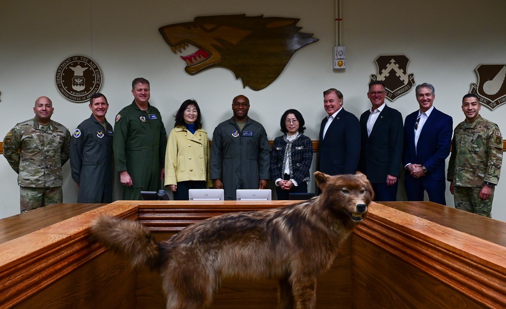 Kunsan hosts inaugural Wolf Leadership Forum