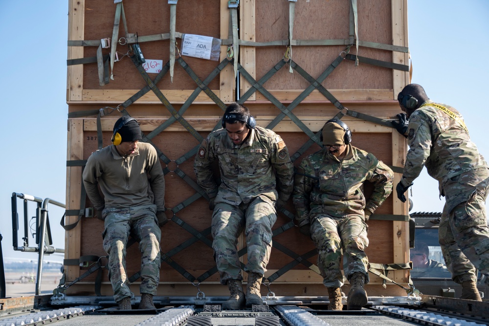 Field Hospital Supplies arrive at Incirlik AB