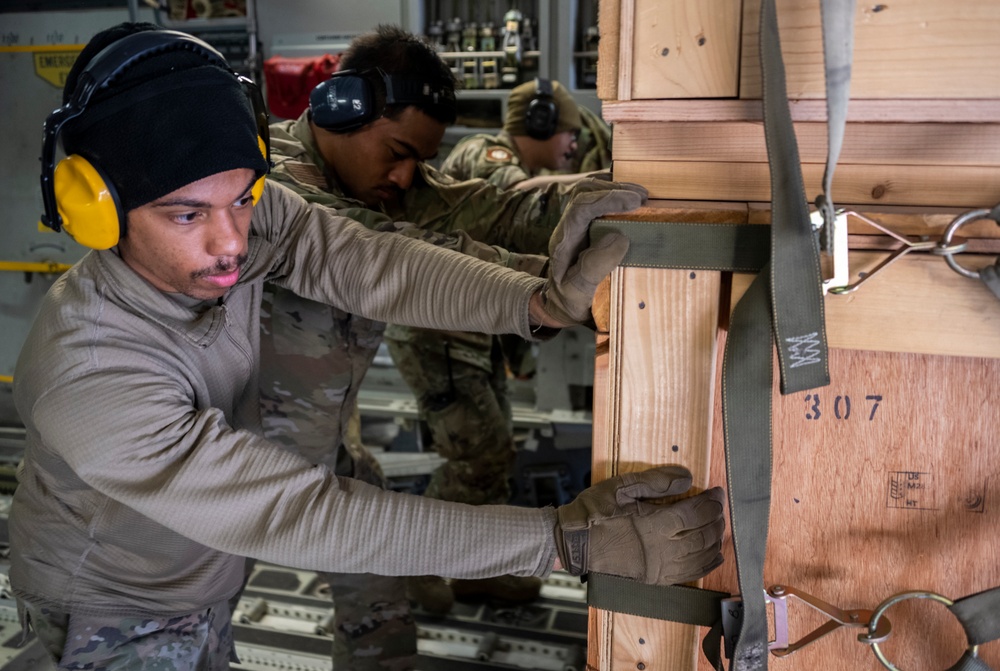 Field Hospital Supplies arrive at Incirlik AB