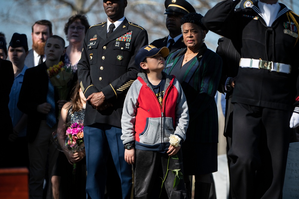 Military Funeral Honors Were Held for U.S. Navy Gunner’s Mate 3rd Class Herman Schmidt in Section 70