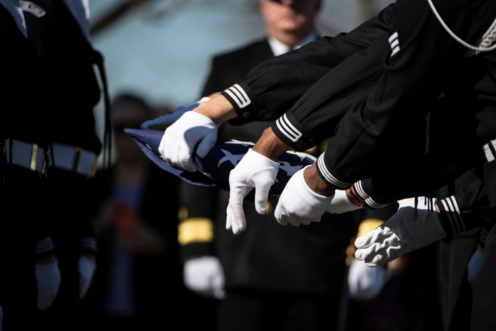 Military Funeral Honors Were Held for U.S. Navy Gunner’s Mate 3rd Class Herman Schmidt in Section 70