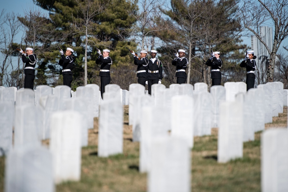 Military Funeral Honors Were Held for U.S. Navy Gunner’s Mate 3rd Class Herman Schmidt in Section 70