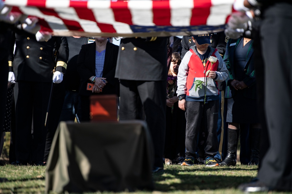 Military Funeral Honors Were Held for U.S. Navy Gunner’s Mate 3rd Class Herman Schmidt in Section 70