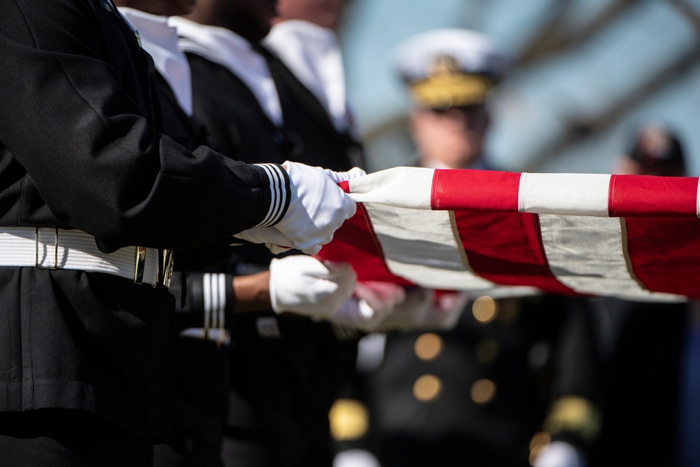 Military Funeral Honors Were Held for U.S. Navy Gunner’s Mate 3rd Class Herman Schmidt in Section 70