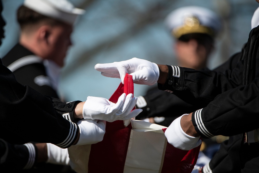 Military Funeral Honors Were Held for U.S. Navy Gunner’s Mate 3rd Class Herman Schmidt in Section 70