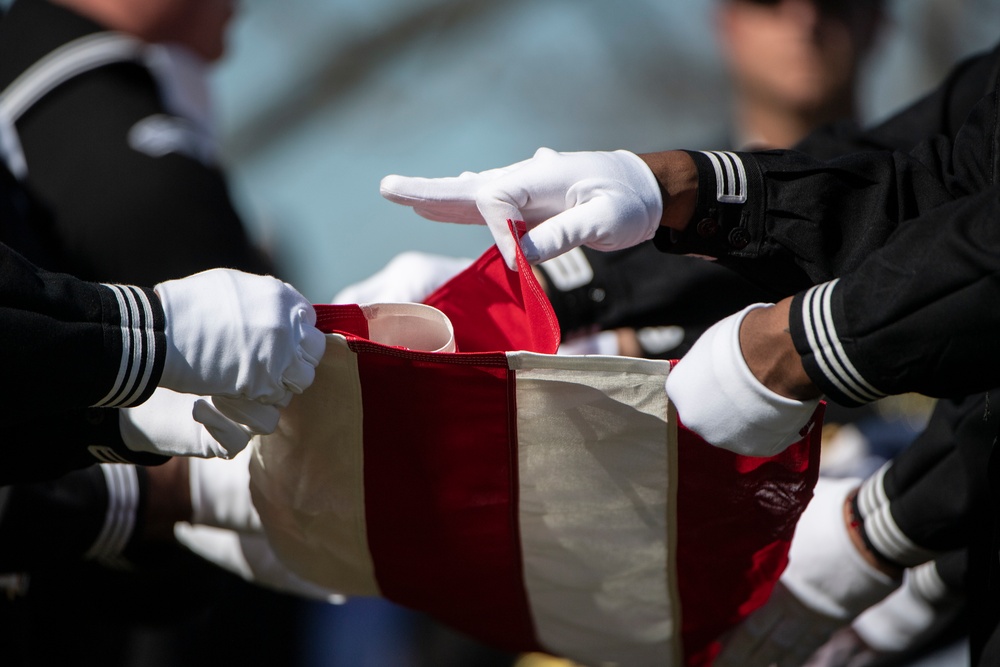 Military Funeral Honors Were Held for U.S. Navy Gunner’s Mate 3rd Class Herman Schmidt in Section 70