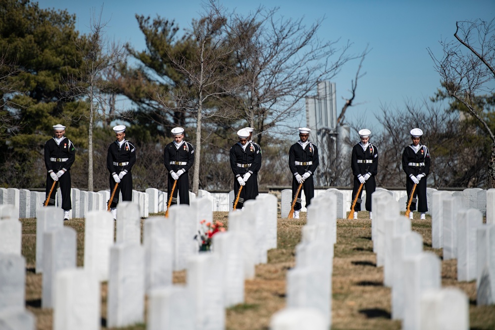 Military Funeral Honors Were Held for U.S. Navy Gunner’s Mate 3rd Class Herman Schmidt in Section 70