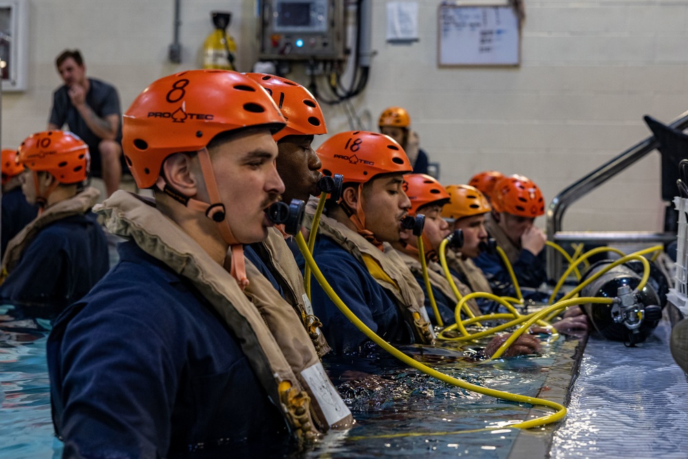 DVIDS - Images - 26th MEU Marines and Sailors complete underwater ...