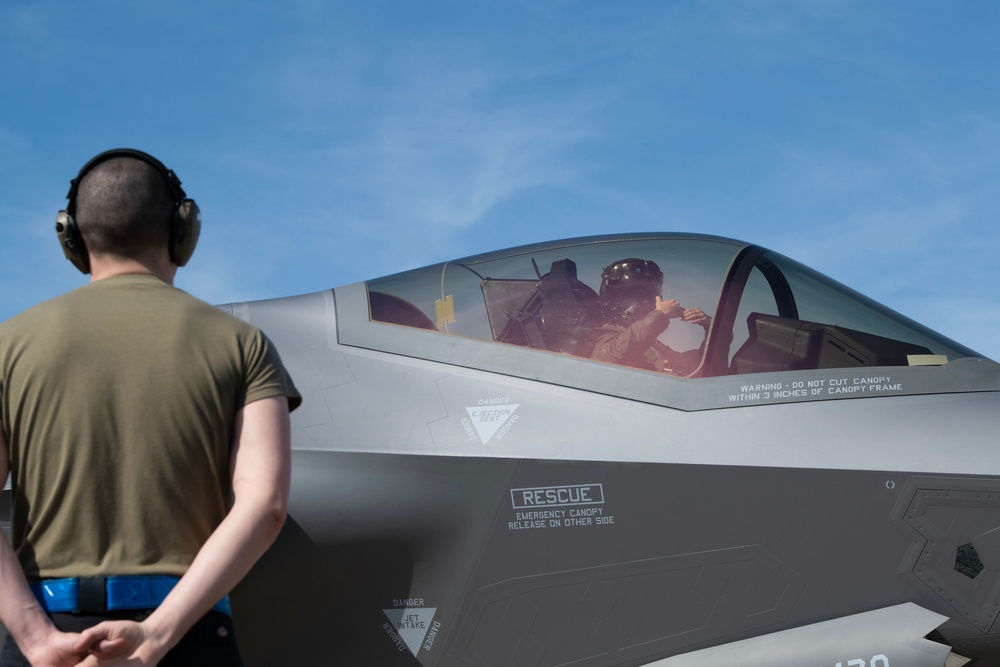 F-35s Fly in for Tyndall WSEP