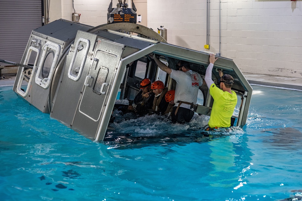 26th MEU Marines and Sailors complete underwater egress training